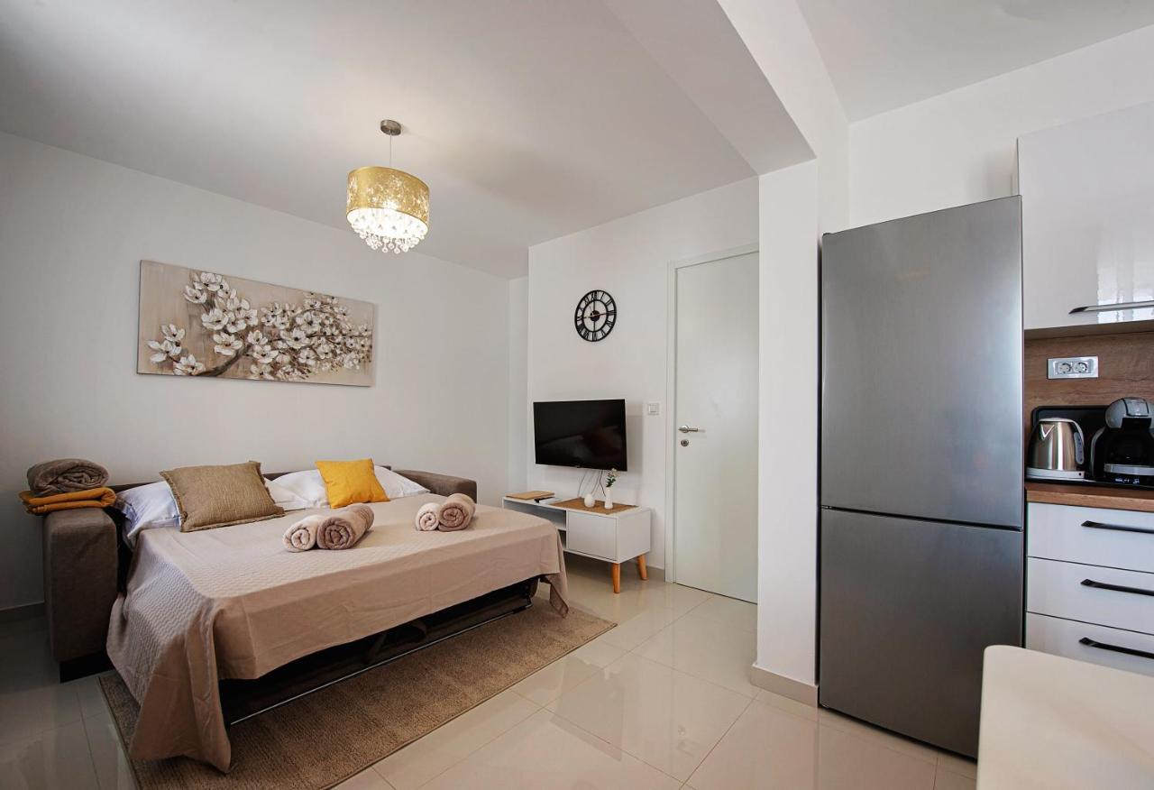 Sea Front Apartments Ivana Rogoznica (Sibenik-Knin) Exterior foto