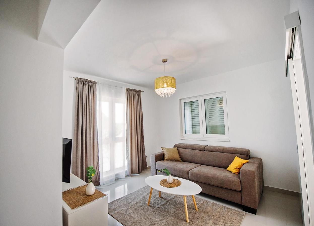 Sea Front Apartments Ivana Rogoznica (Sibenik-Knin) Exterior foto